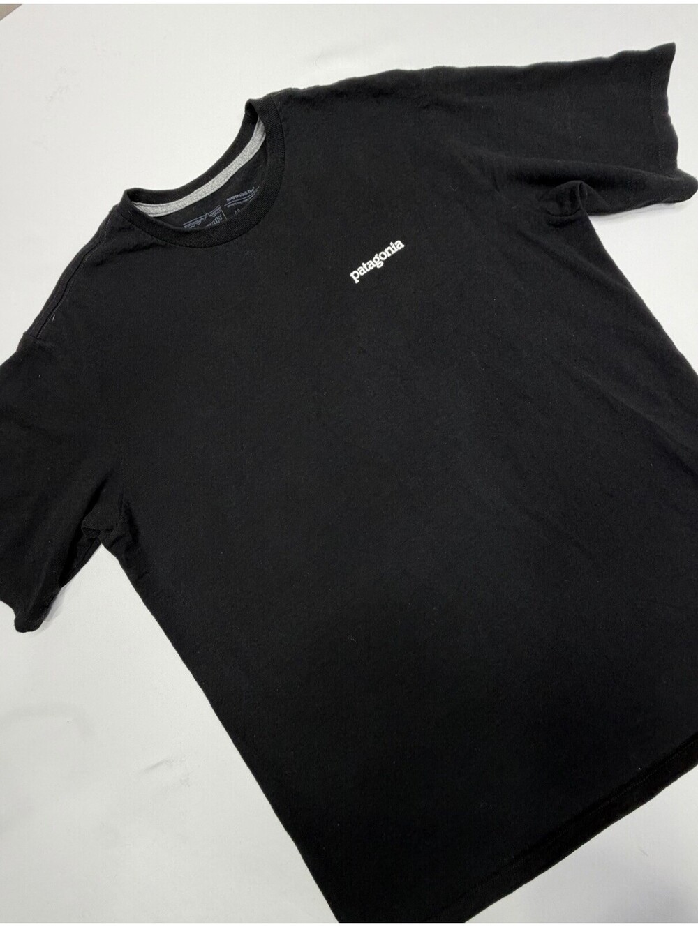 Patagonia P-6 Logo Responsibili-Tee Black Short-Sleeve T-Shirt Mens Medium